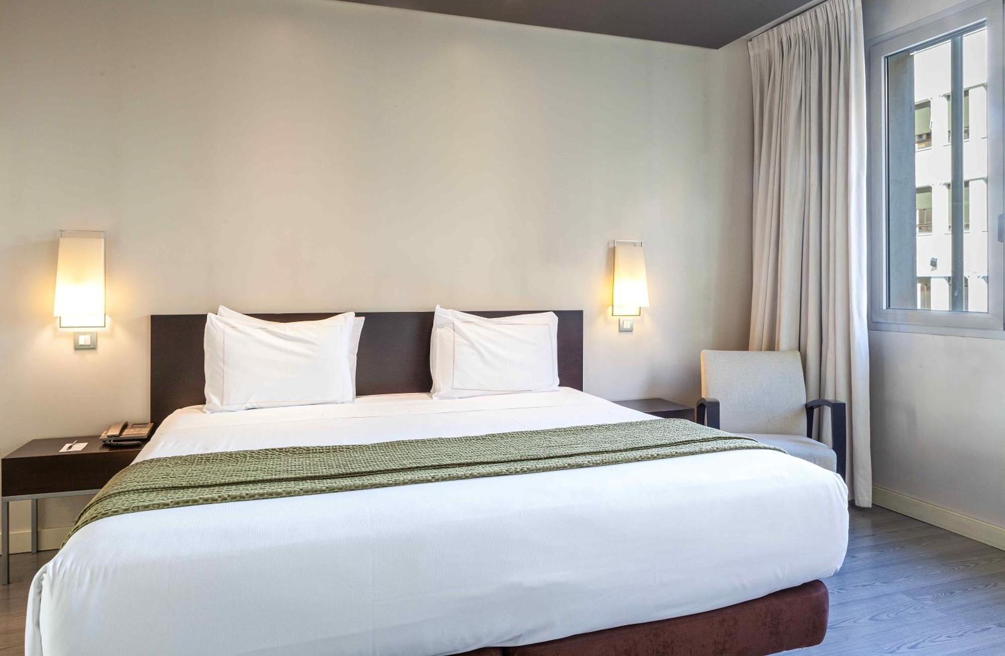 Suites Viena Plaza De Espana Madrid Exterior photo